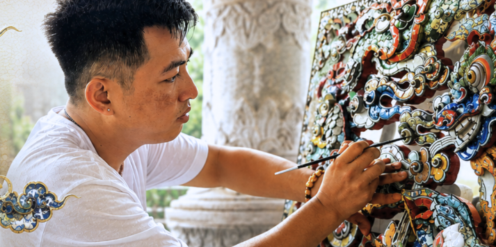 Mosaic ceramics telling the story of Hue