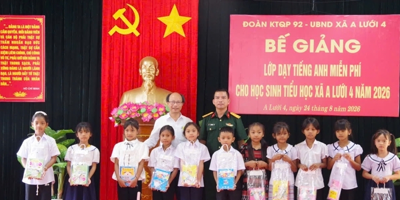 Free English course for children of the Pa Co, Co Tu, and Ta Oi ethnic minority