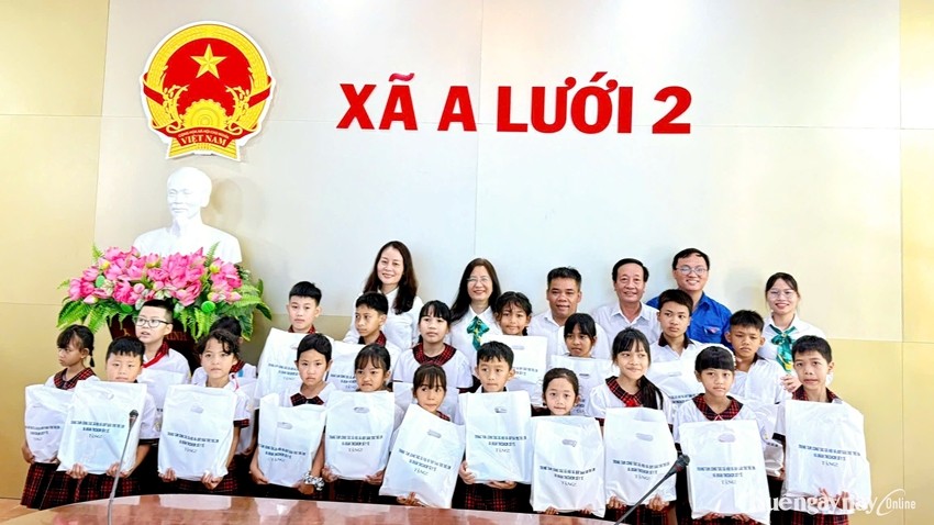 306 Sets of School Supplies Provided to Disadvantaged Students