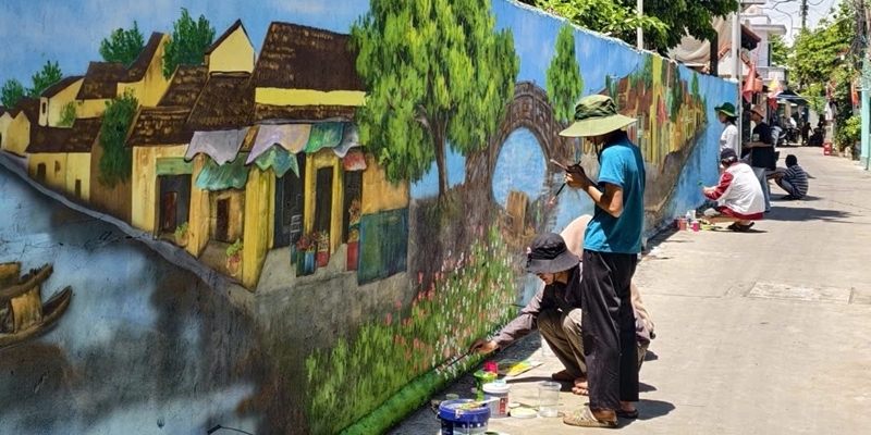 The murals tell stories of Bao Vinh