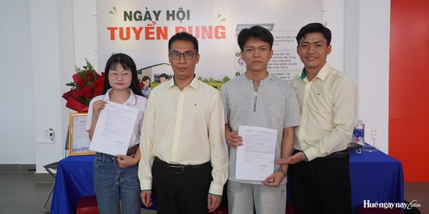 More than 500 job opportunities at Phu Xuan University job fair