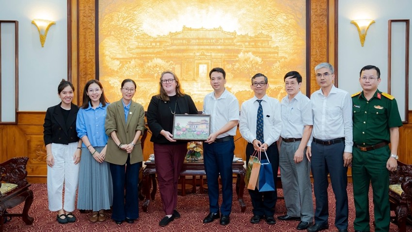 Hue City Cooperates with PeaceTrees Vietnam to Address the Legacy of Landmines