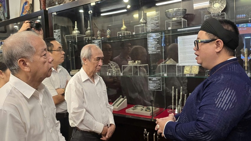 Over 200 Precious Metal Artifacts from the Nguyen Dynasty on Display