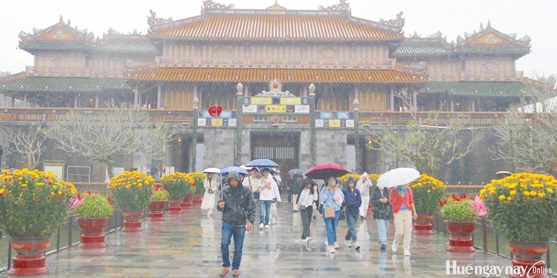 Rainy-season tourism Changing the way tourism is organized, and developing suitable products