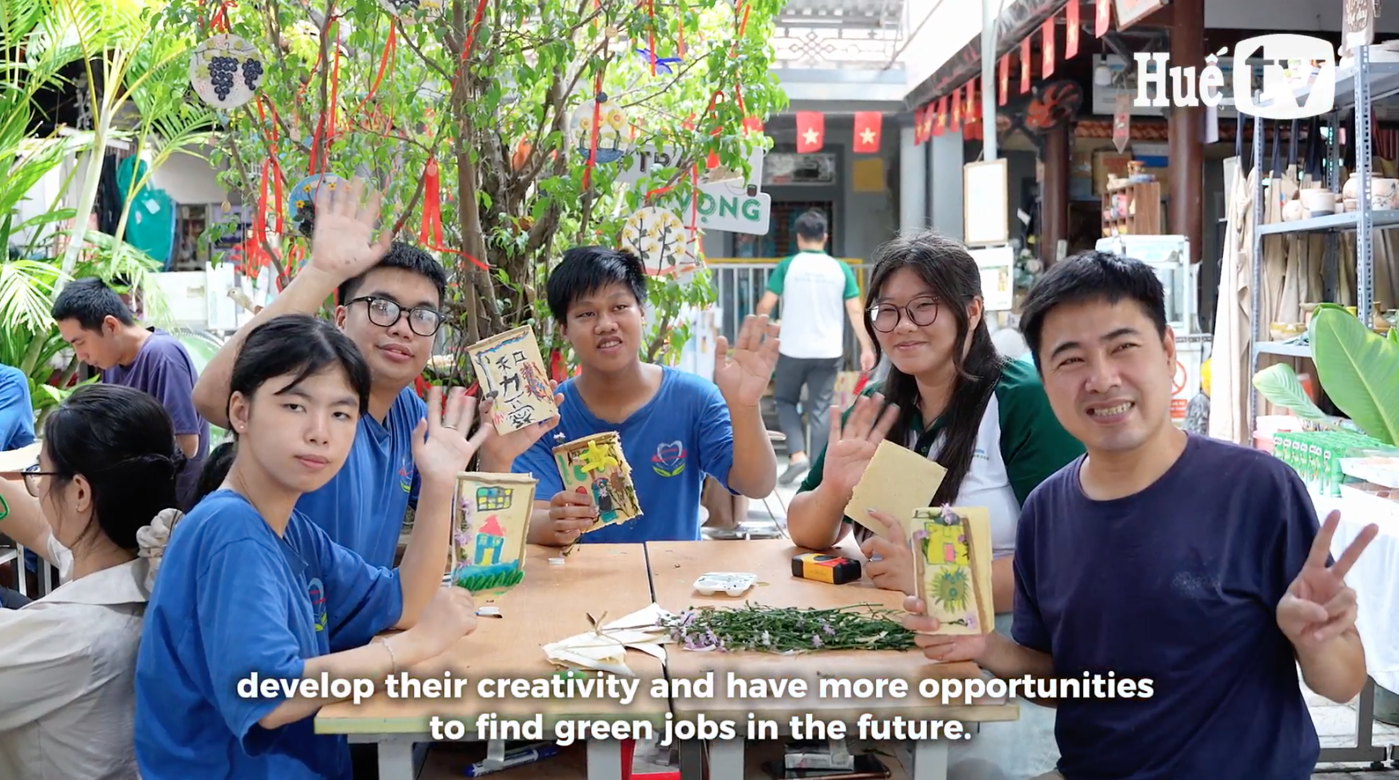Creating handicrafts from straw paper