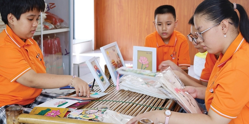 Vun art Unique products made by children with disabilities