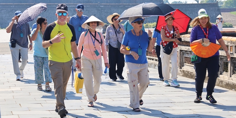 Welcoming international visitors during the peak season