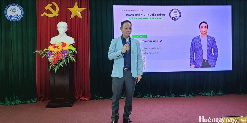 Training to refine ideas and projects for the semifinal round of Hue City Innovation and Entrepreneurship Competition
