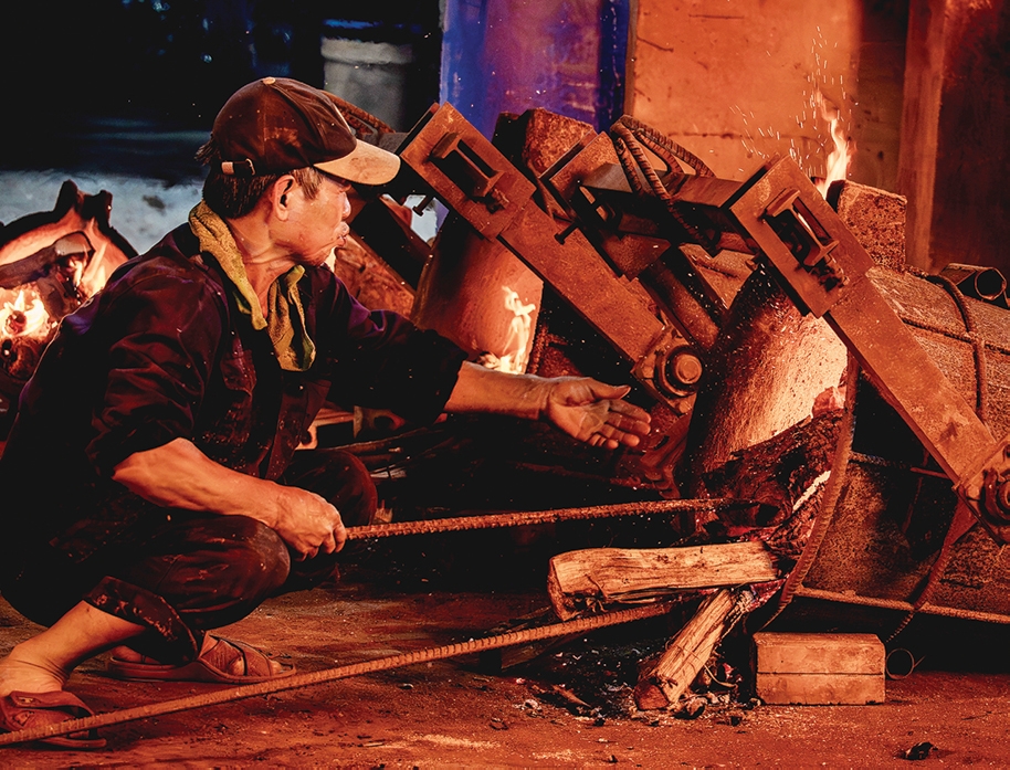 Keeping the forge fires of Hue’s bronze-casting craft burning