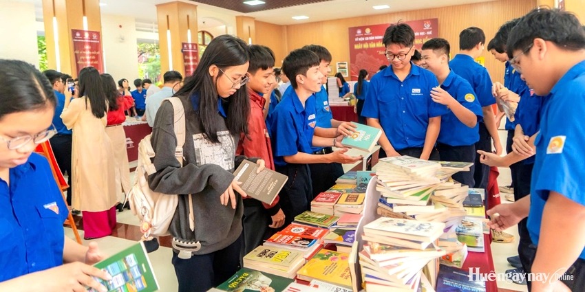 Promoting reading culture among students