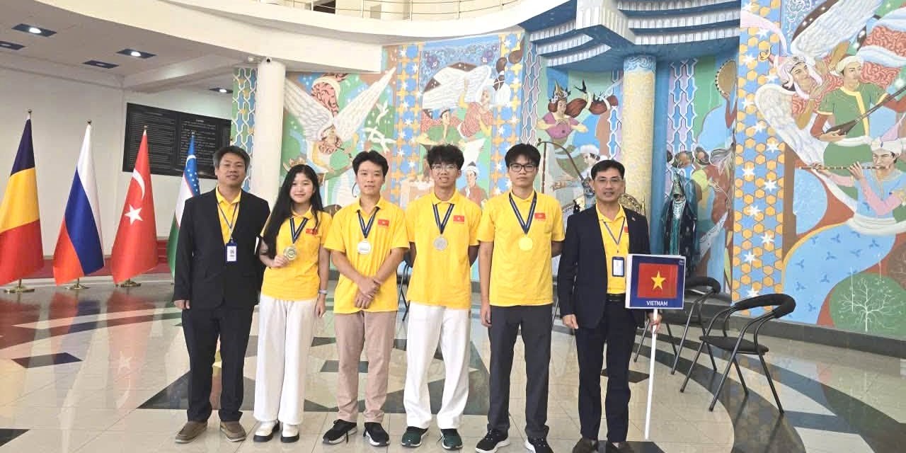 Quoc Hoc - Hue student wins Silver Medal at Al-Fergani International Physics Olympiad