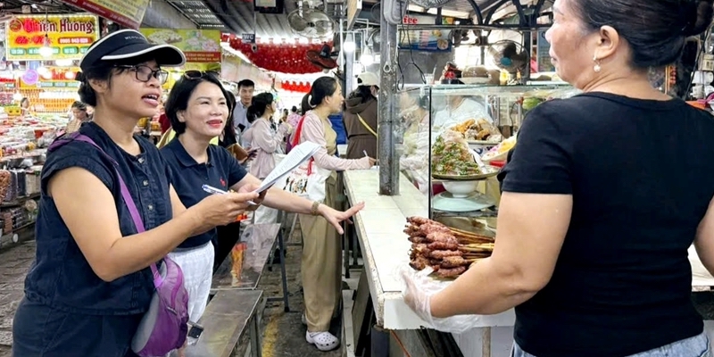 Collecting samples, updating Vietnam’s Food Composition Table