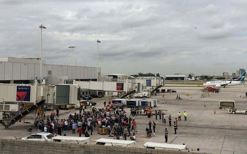 xả súng tại florida lỗ hổng trong quản lý súng đạn tại mỹ hình 1 xa sung tai florida lo hong trong quan ly sung dan tai my hinh 1