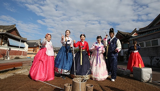 nhung tro choi dan gian ngay tet doc dao cua han quoc hinh anh 4