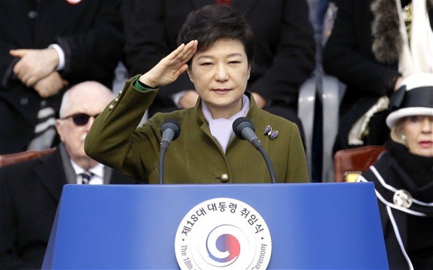 ​Rời Nhà Xanh, bà Park Geun-hye xin lỗi người ủng hộ 