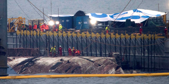 Toàn cảnh trục vớt phà Sewol chìm từ năm 2014 tại Hàn Quốc
