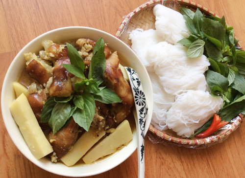 diem mat nhung mon bun nang mui nhung "an la me" khap 3 mien hinh anh 2