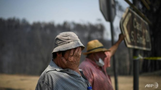 Vượt qua cung đường địa ngục phủ lửa cháy rừng