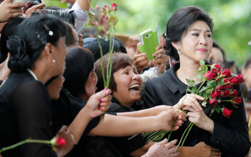 nữ cựu thủ tướng thái lan yingluck shinawatra: hoa hồng và song sắt hình 3 nu cuu thu tuong thai lan yingluck shinawatra: hoa hong va song sat hinh 3