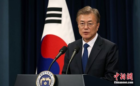 ty le ung ho tong thong han quoc moon jae in sut giam hinh 1