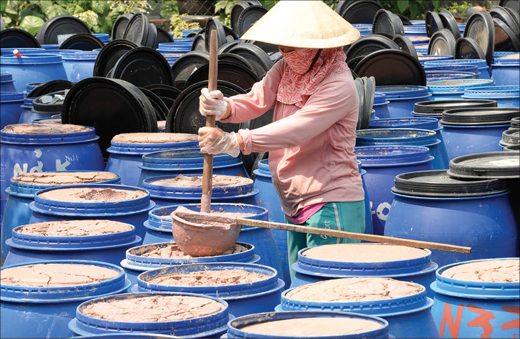 Stirring the fermentation vats to improve the quality 