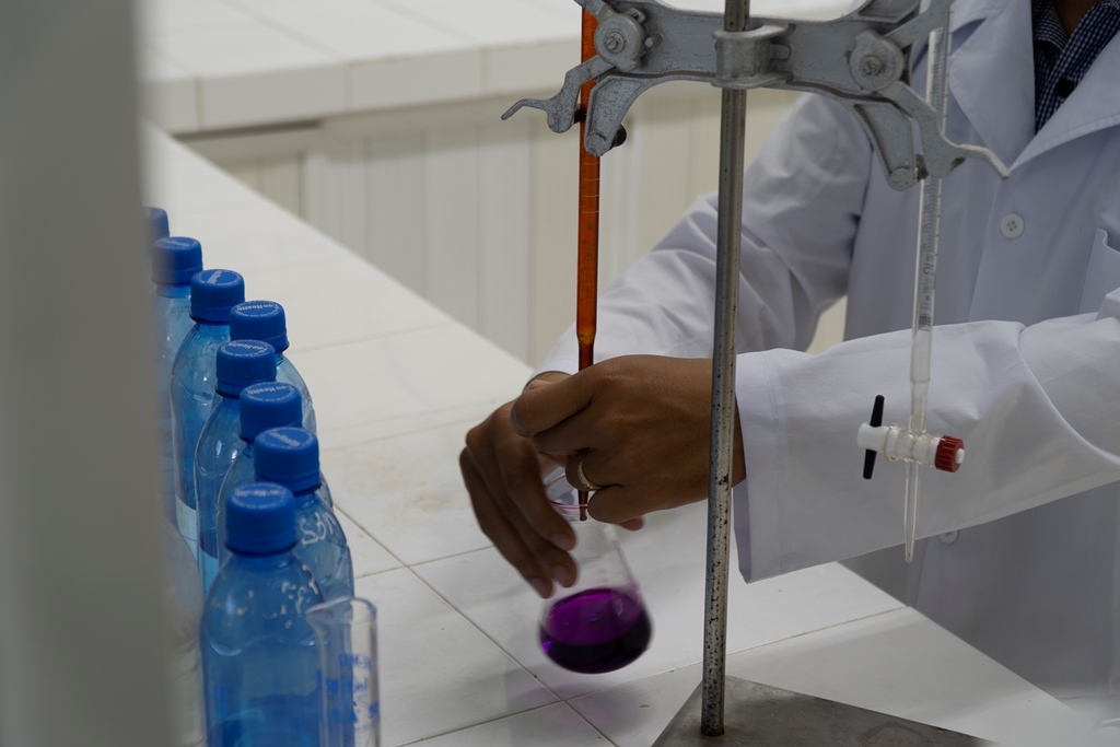 Nước đóng chai cũng đảm bảo các tiêu chuẩn cho phép