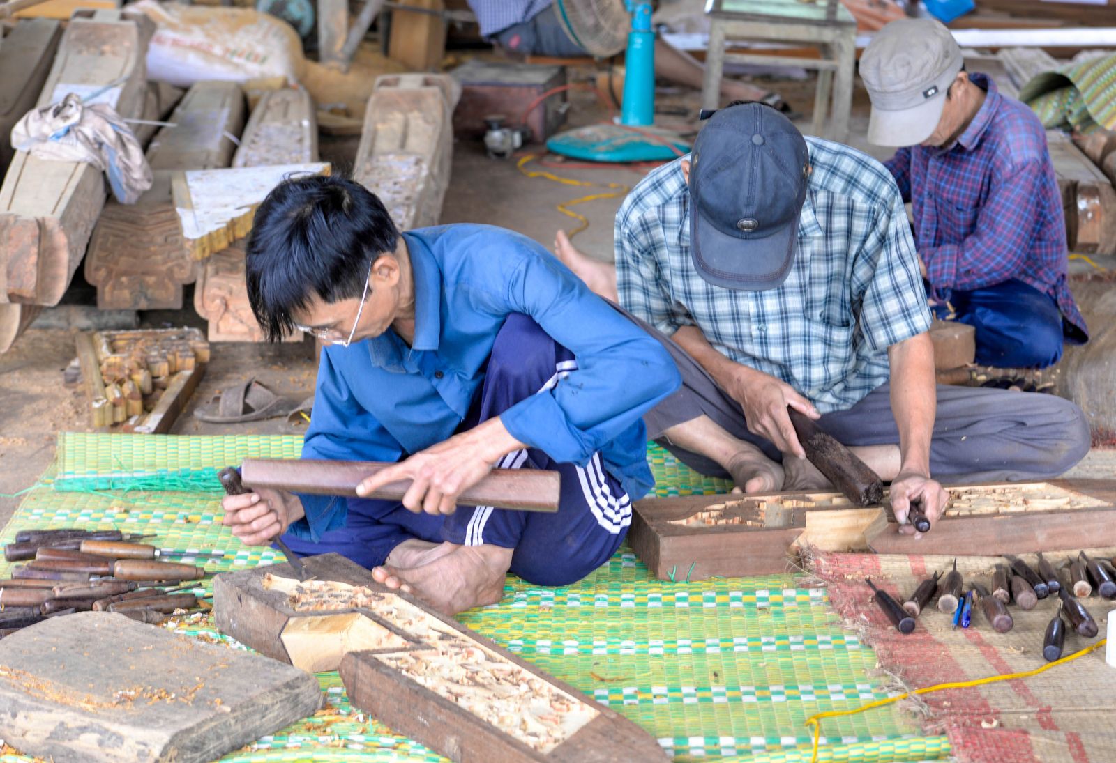 Thợ lành nghề thường đảm nhận những công đoạn khó