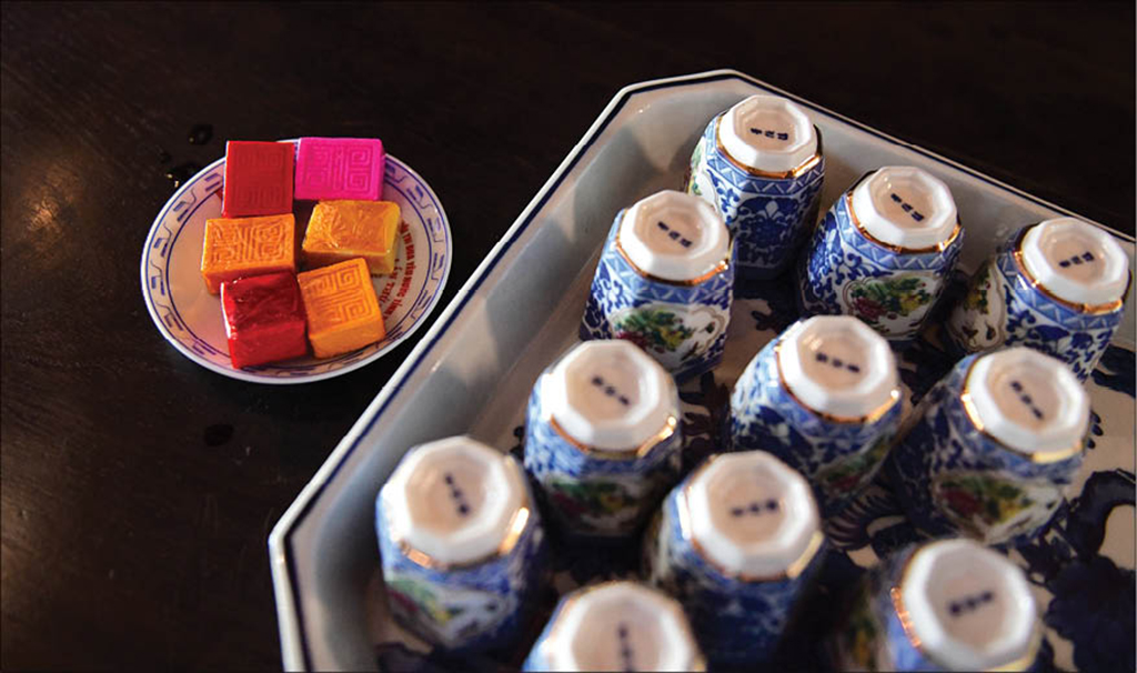 Tea and Hue cakes are ready to serve tourists 