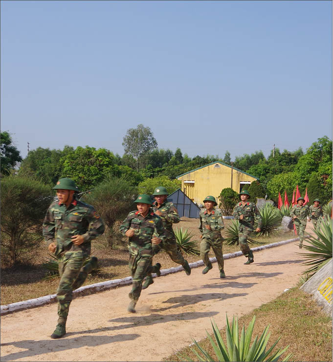 Nhanh chóng, cơ động vào trận địa khi có lệnh sẵn sàng chiến đấu