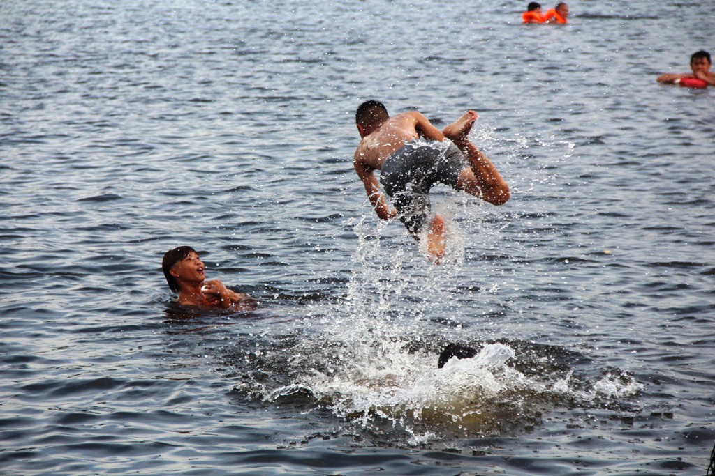 A delightful performance of young people