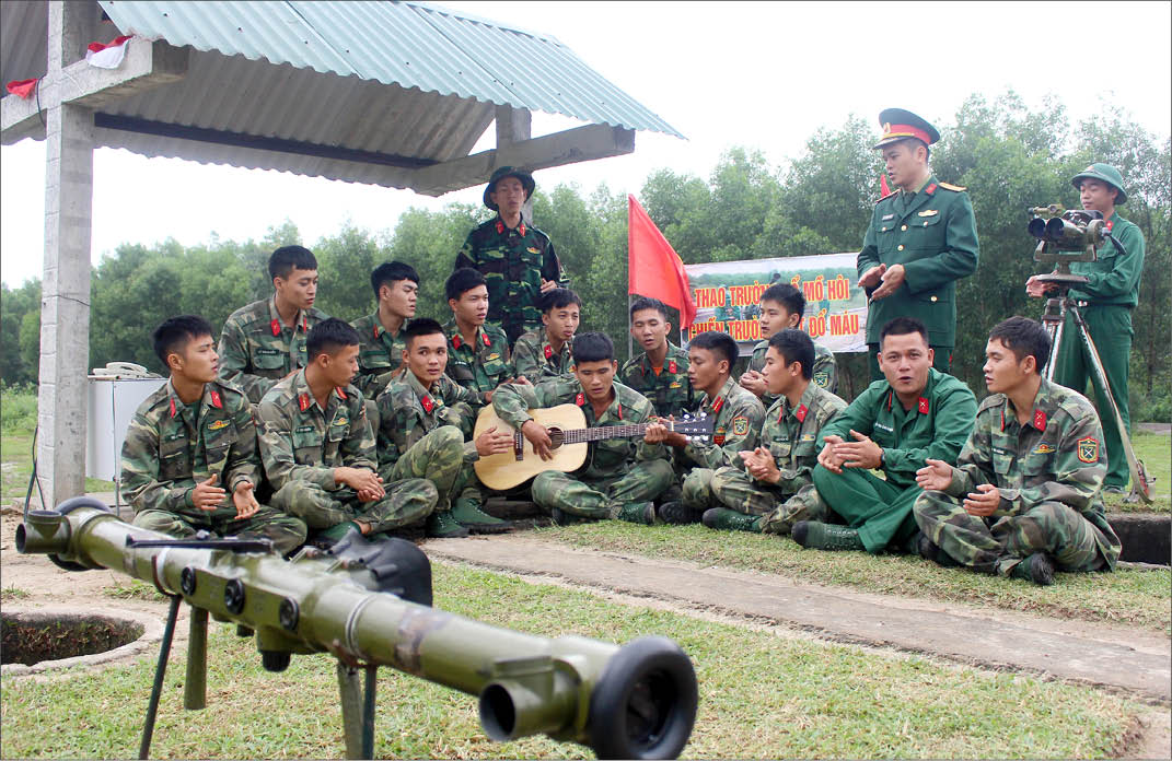 Giờ thư giãn của cán bộ, chiến sĩ Đại đội Phòng không 594