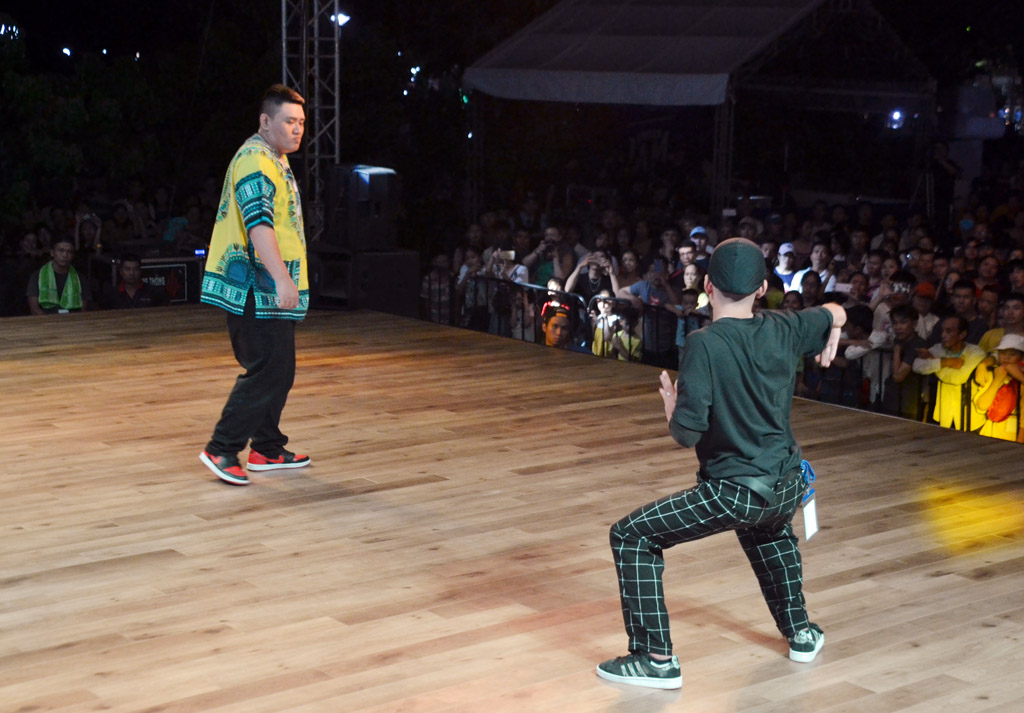 Popping 1 vs 1 challenge