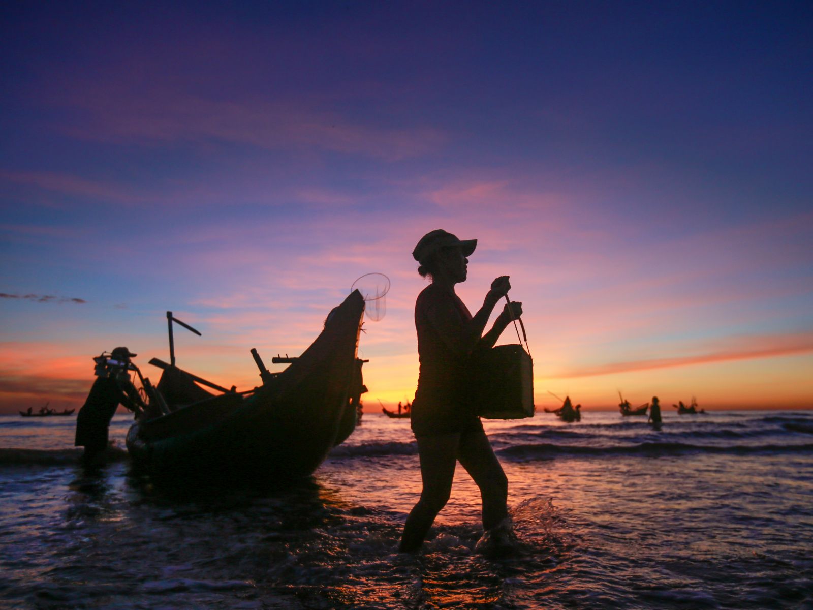Ms. No going to the beach and waiting for her husband’s return as the dawn has just risen