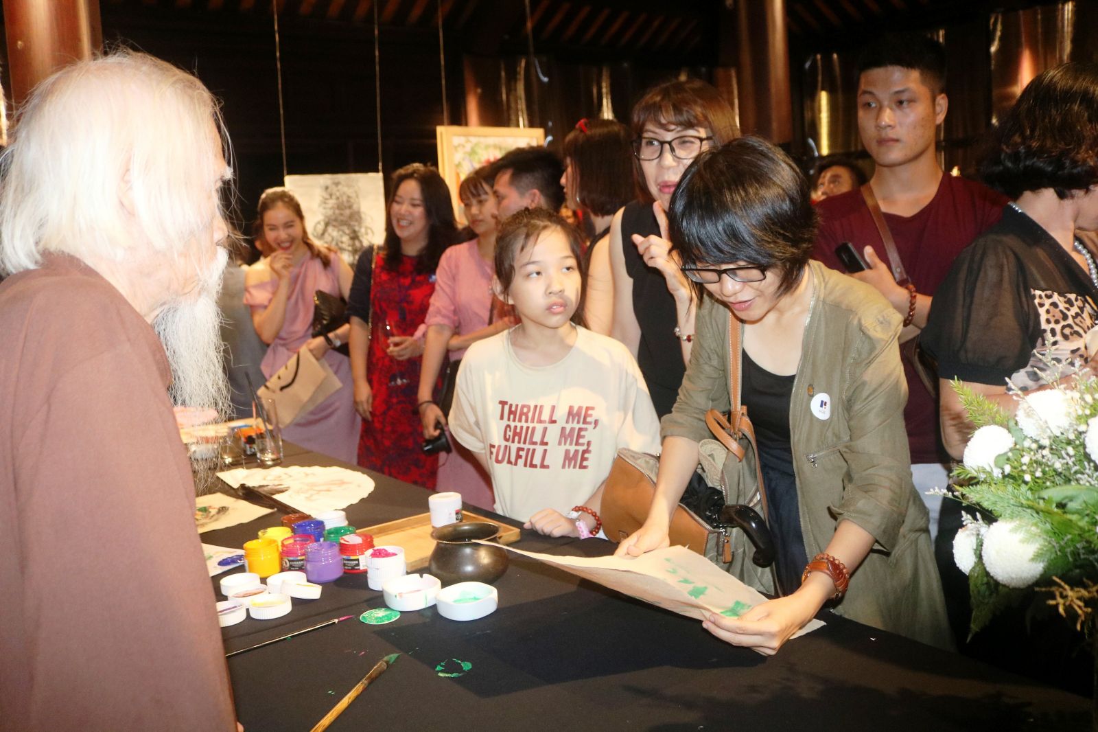 Requesting calligraphy from Mr. Cung Khac Luoc, Ph.D. in Hán Nôm (Sino-Vietnamese characters)