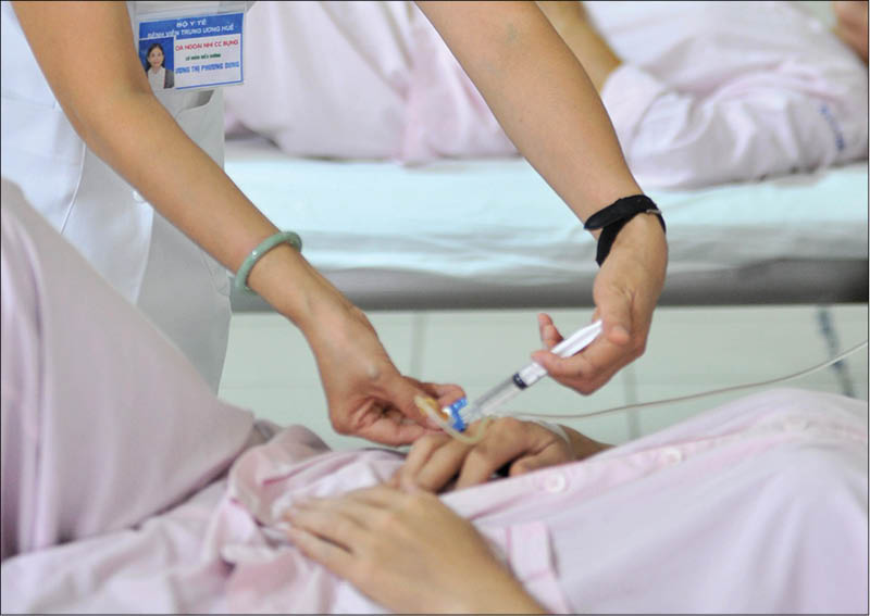 Nhẹ nhàng từng mũi kim