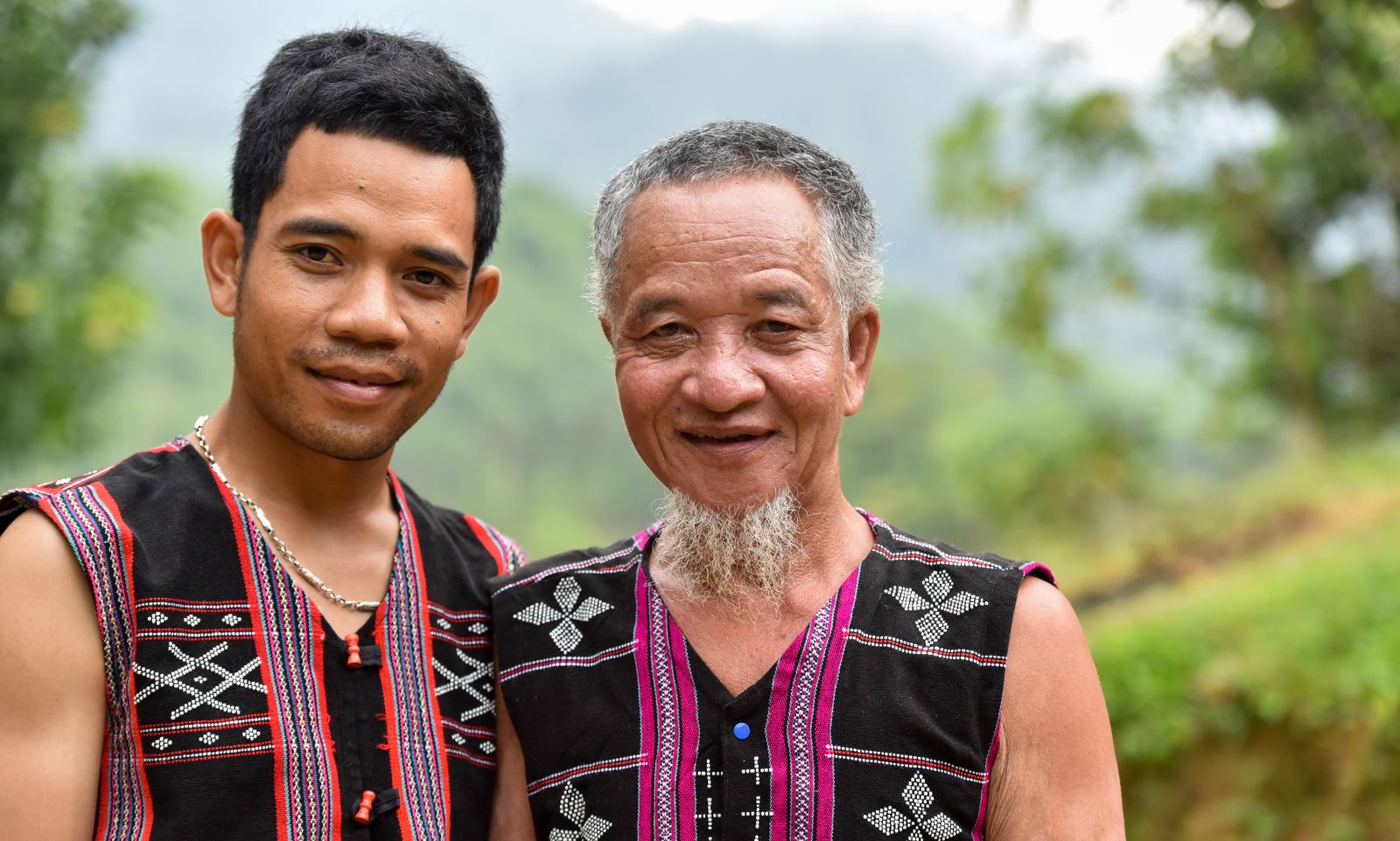 A craftsman of gùi making and his grandchild  