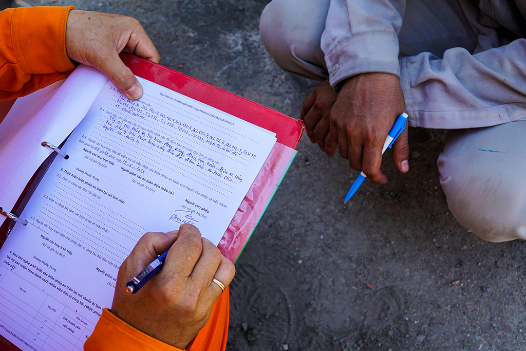 Đảm bảo an toàn trước khi đóng điện