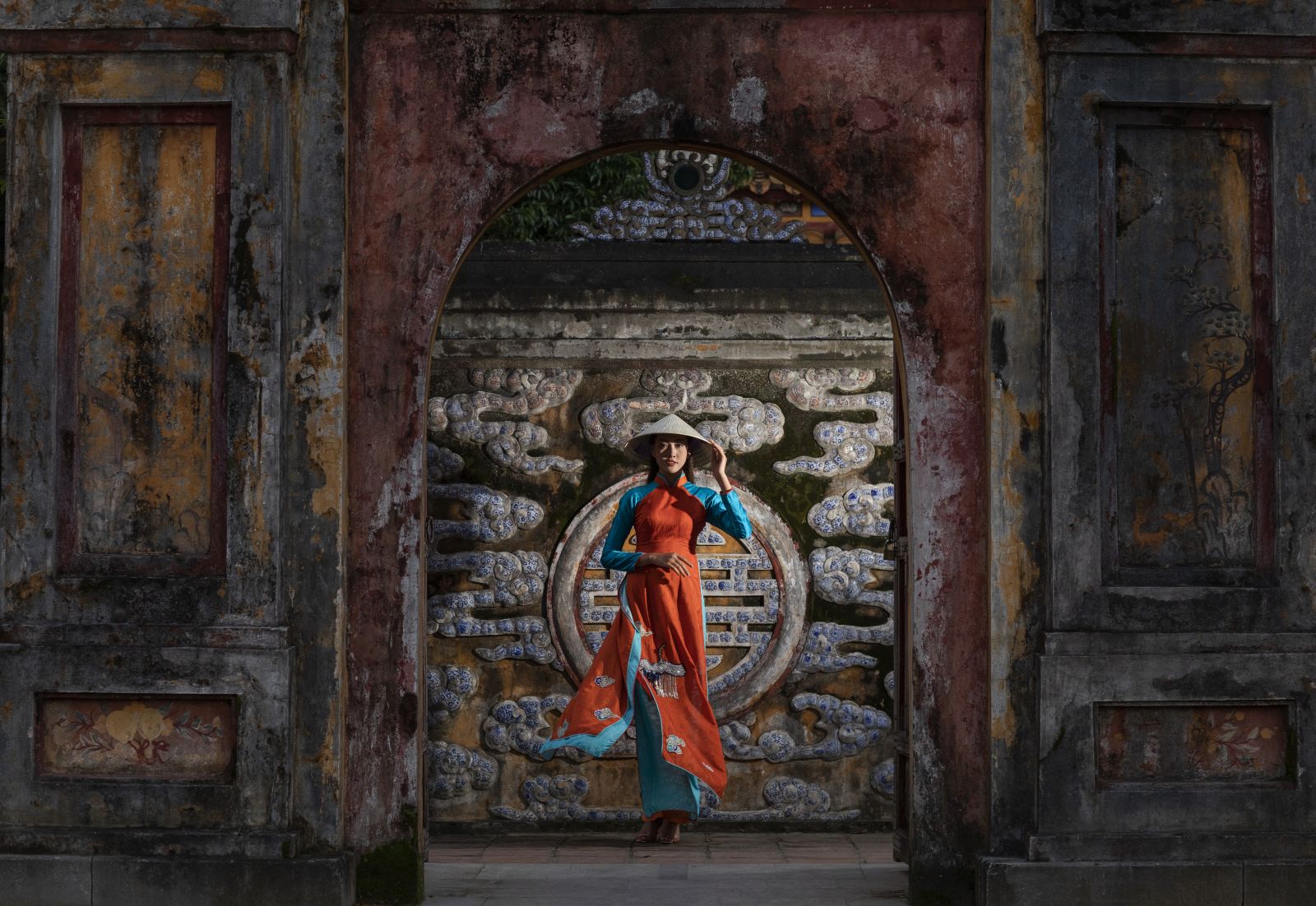 Proudly showing off beautiful colors in the royal court