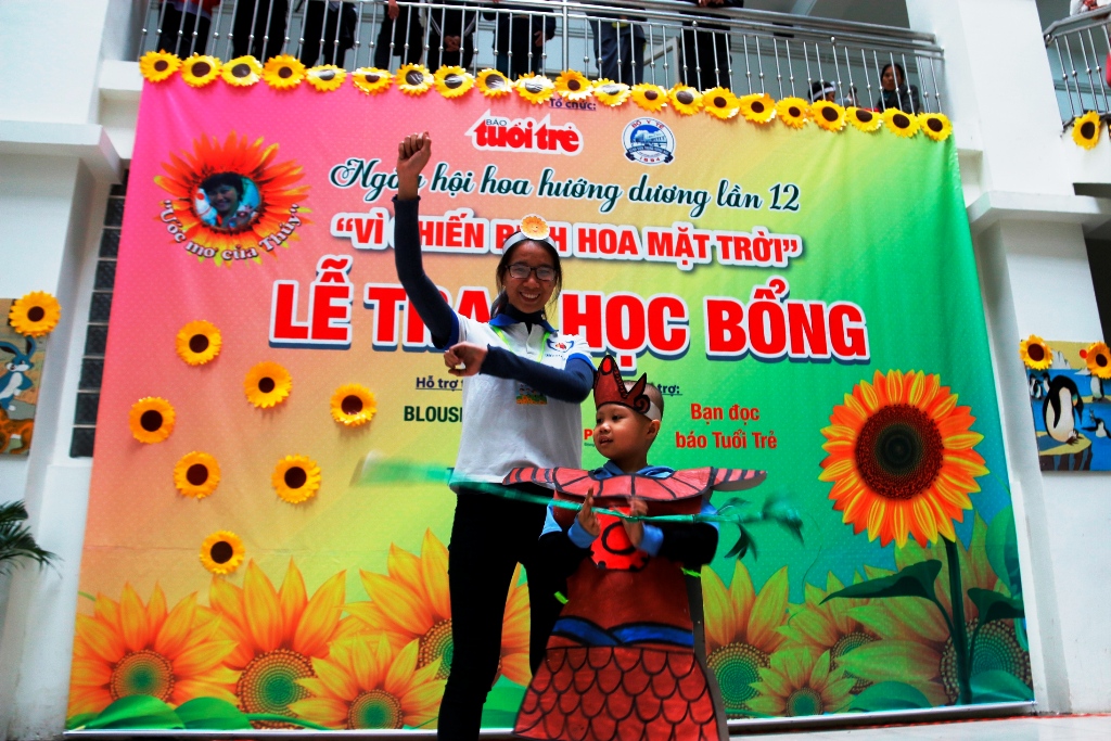 Despite their struggles with illness, many child patients feel very happy to participate in the festival. Many parents say that it has been a long time since they saw their children's smiles.