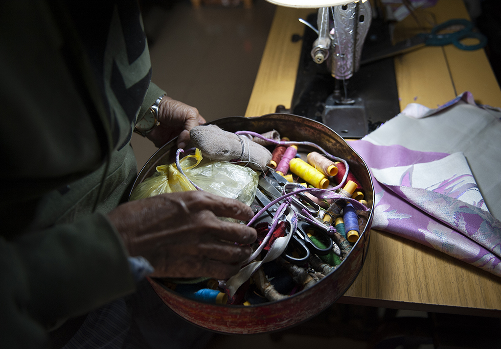 Choosing the right colorful threads