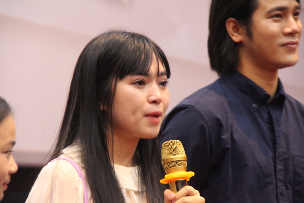 Tra Long character (Khanh Van) was touched to share many memories about Hue during her filming time here.