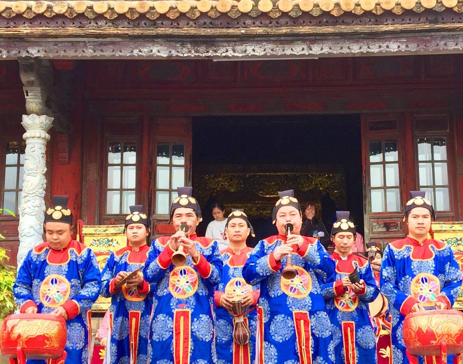 Next was the performance with ancient instruments