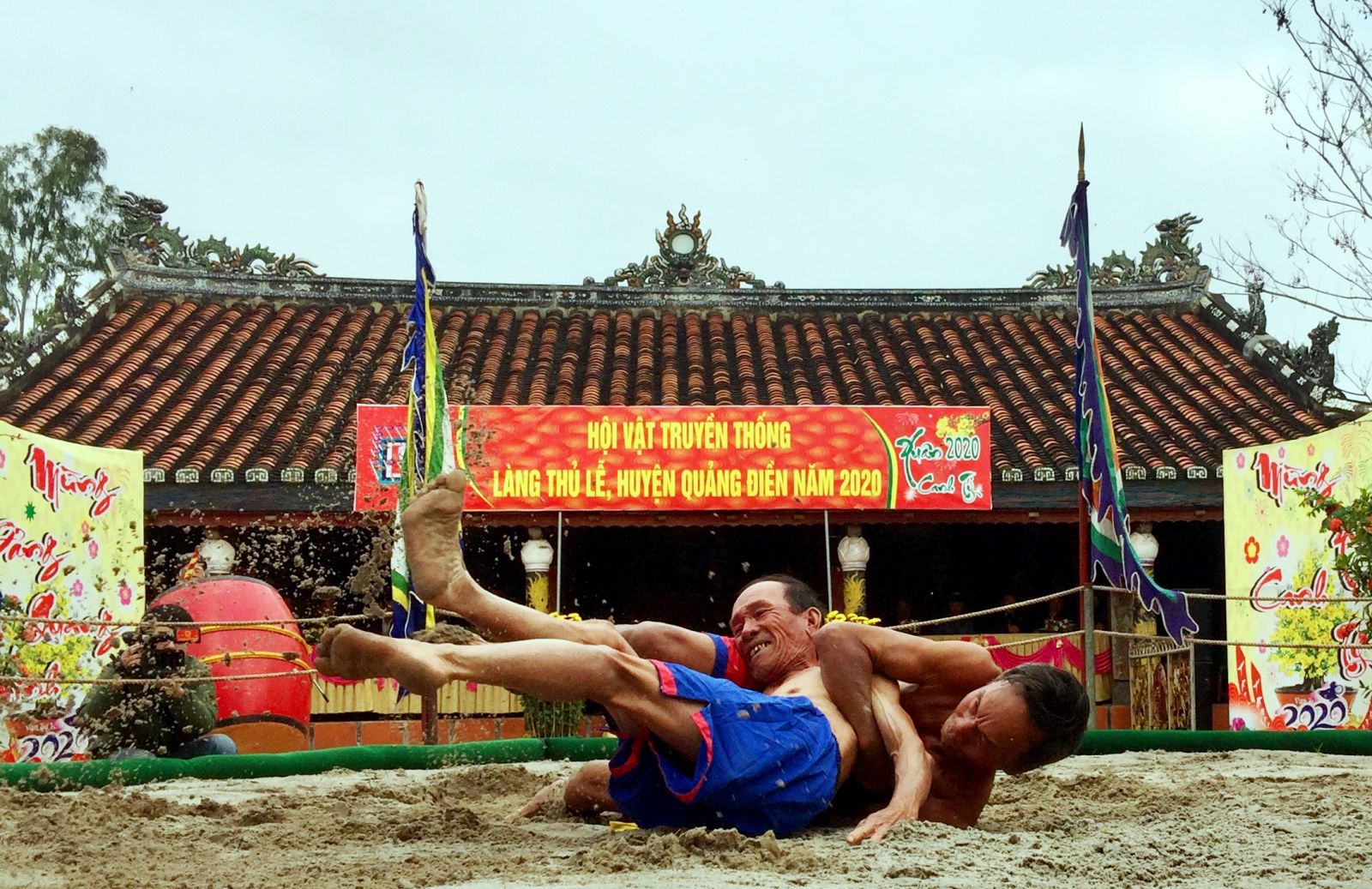 The performance of 2 under 70 seniors opens the wrestling festival
