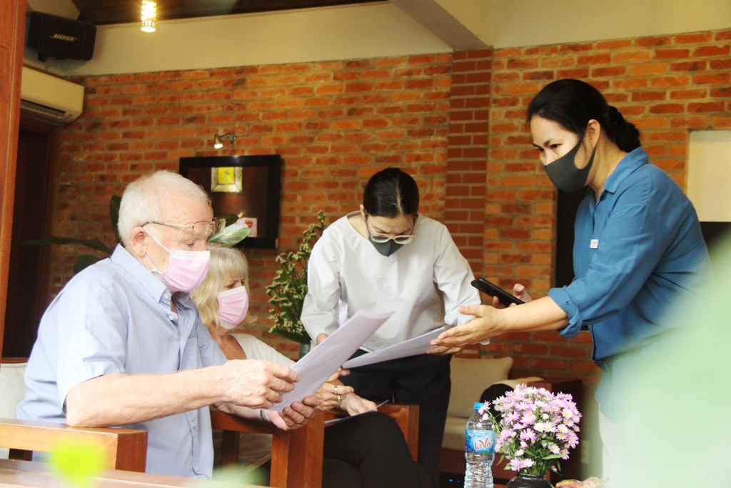 Today, in Pilgrimage Village tourist area, there are also 4 tourists completing their quarantine period