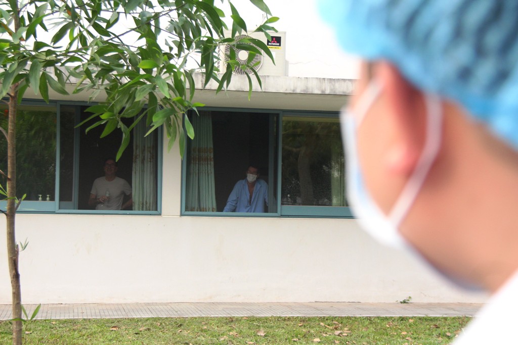 Doctors remotely treating and checking up on the two patients infected with COVID-19
