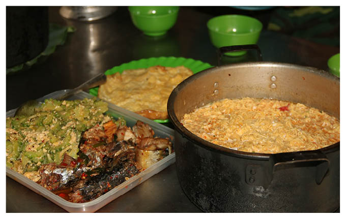 Quick meal of the border soldiers at Nham Border Station