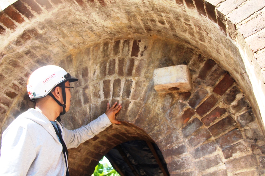 Built quite solidly, the two gates currently are still quite intact