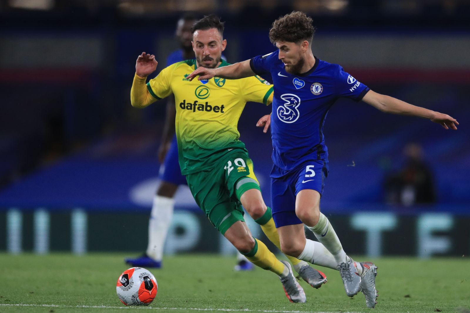 Chelsea kiểm soát hoàn toàn thế trận với thời lượng kiểm soát bóng gấp đôi (67%)