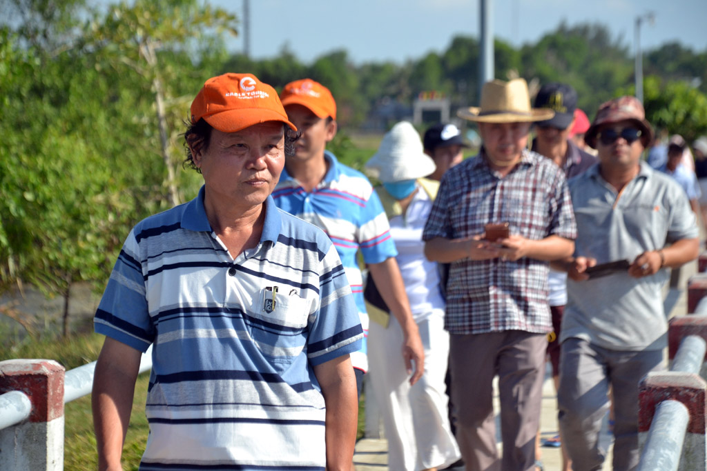The farmtrip team on Tam Giang lagoon includes businesses, press agencies and state management agency on tourism
