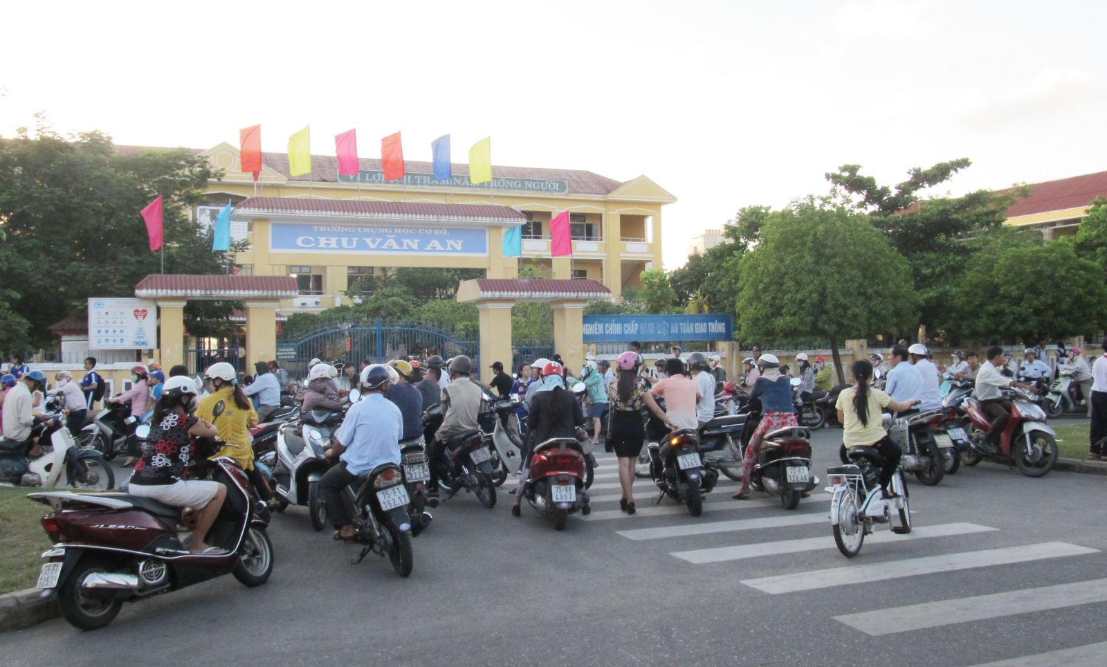 Môi trường học tập an toàn, lành mạnh là mong muốn của học sinh và toàn xã hội